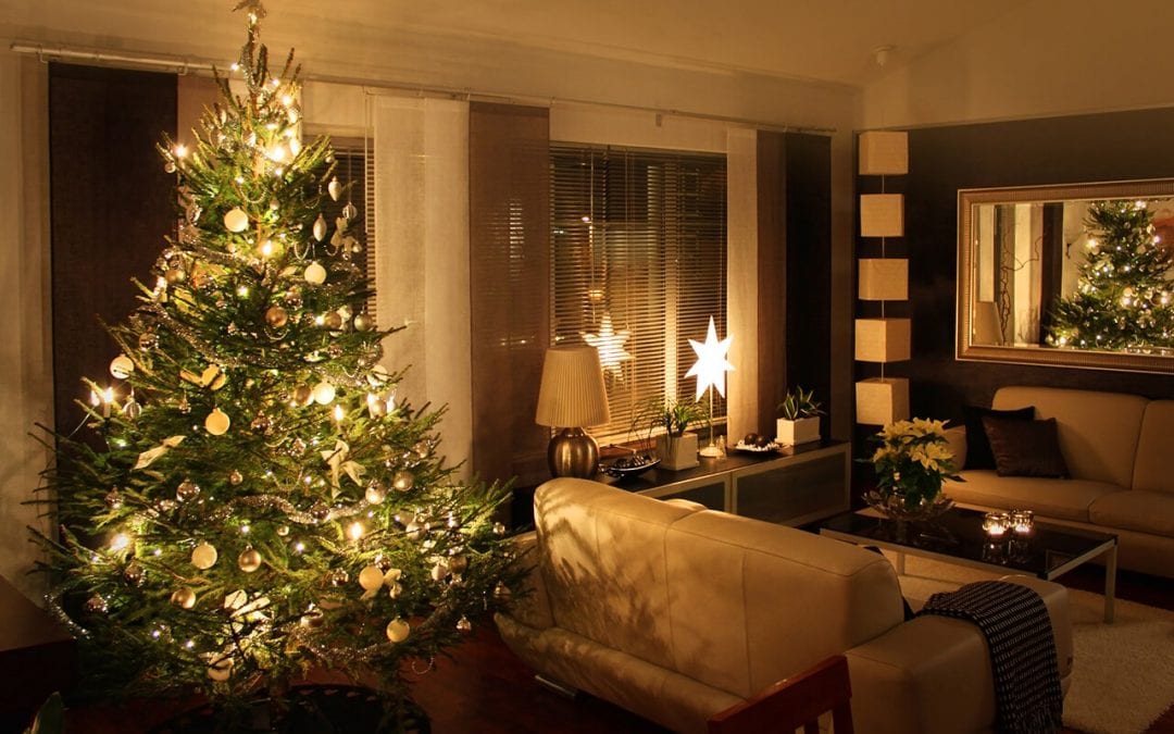 7 Safety Tips for Holiday Decorating